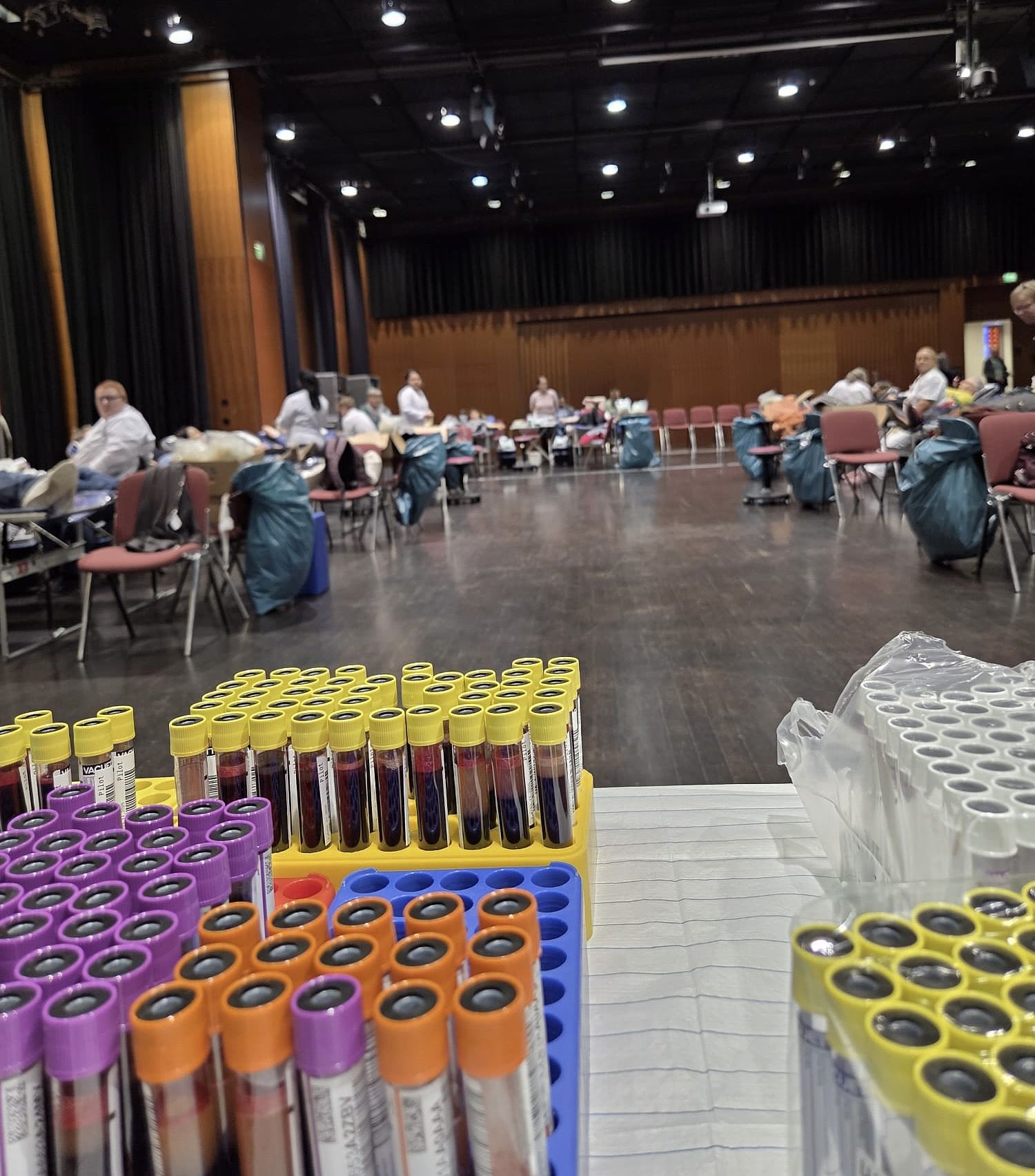 Ansicht der neuen Stadthalle in Langen bei der Blutspende